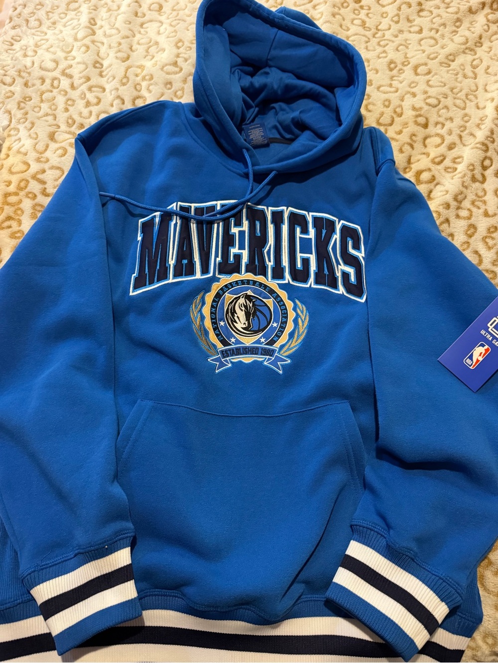 Dallas Mavericks Blue Pullover Hoodie - NBA Team Sweatshirt